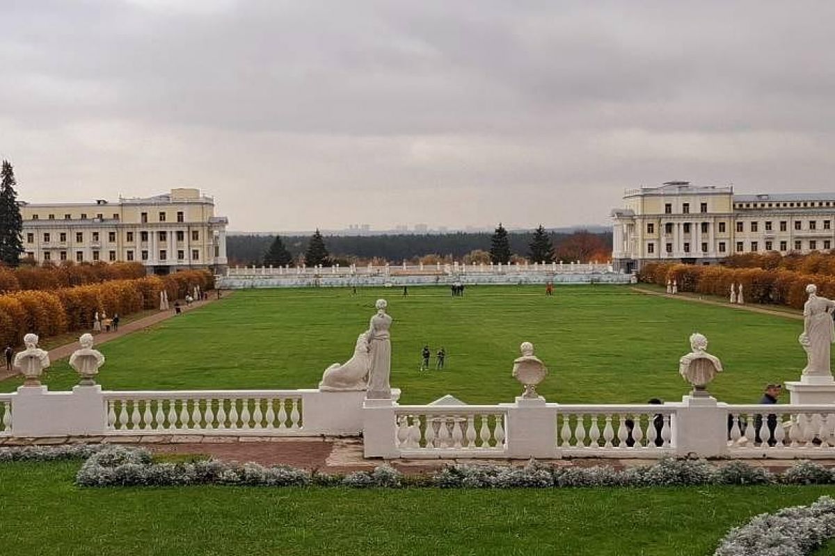 Музей техники Вадима Задорожного и  «Подмосковный Версаль» - усадьба Архангельское