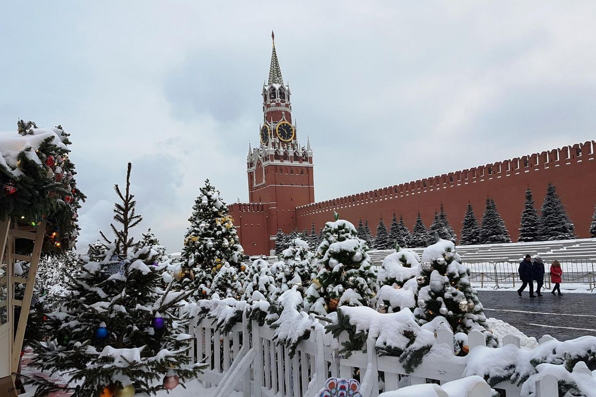 Новогодняя Москва с экскурсией на фабрику шоколадных открытий однодневный эконом-тур с проездом на метро