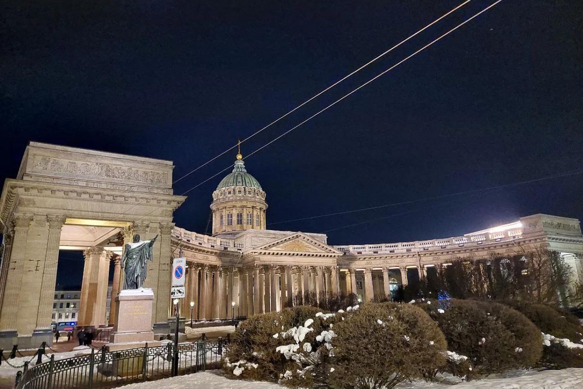 Новогодние праздники в Санкт-Петербурге для школьных групп