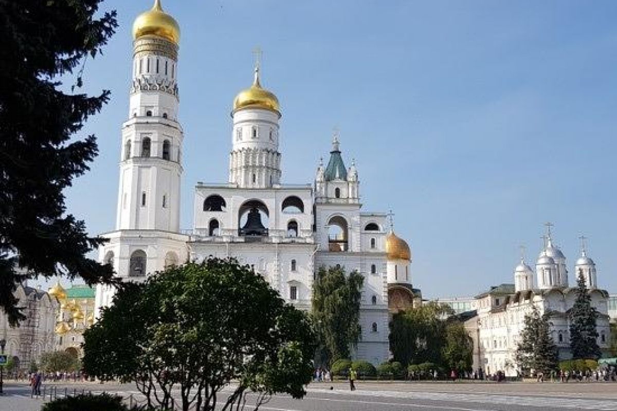 Летние чудеса Москвы с программой в “Мосфильме”. Для школьных групп.