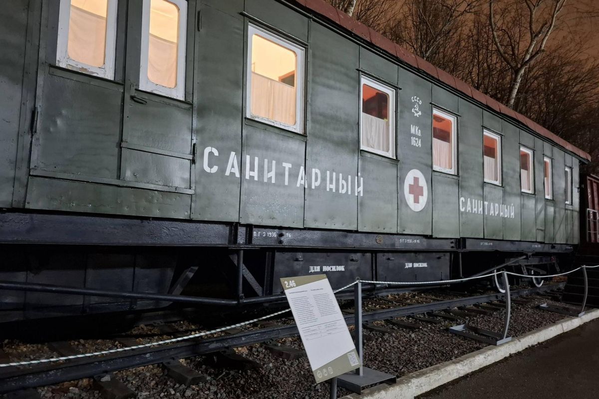 Экскурсия в интерактивный музей исторической военной техники «Музей Г.О.Р.А.» (территория парка Победы) Школьники