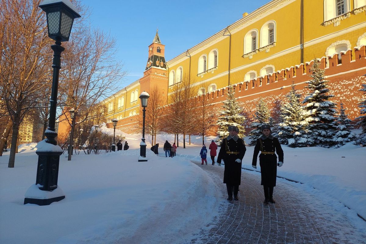 Новогодняя Москва с экскурсией на фабрику шоколадных открытий однодневный эконом-тур с проездом на метро