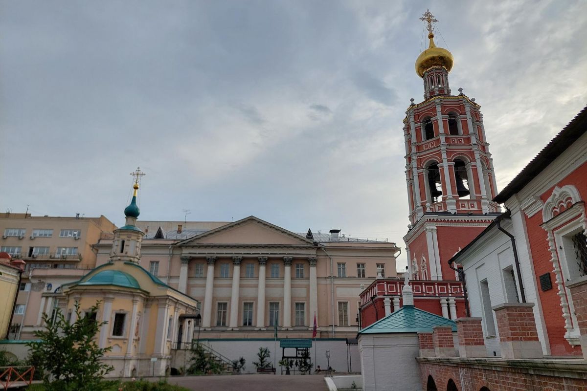 Пешеходная экскурсия Монастыри Белого города Высоко-Петровский – Рождественский- Сретенский