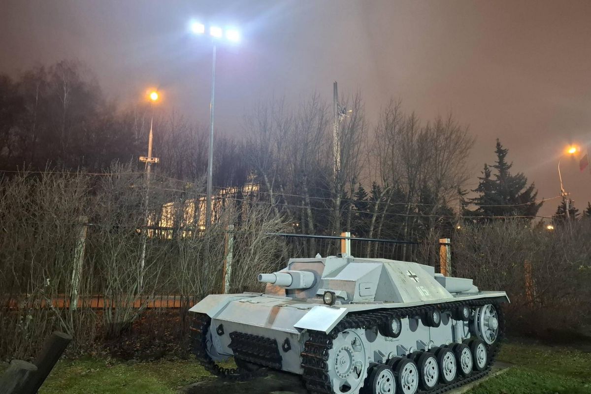 Экскурсия в интерактивный музей исторической военной техники «Музей Г.О.Р.А.» (территория парка Победы) Школьники
