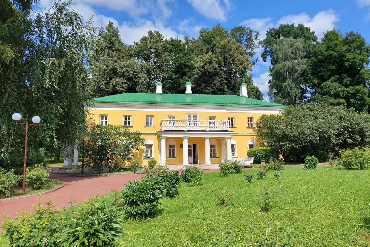 Экскурсионная программа в Усадьбу Горки для школьных групп