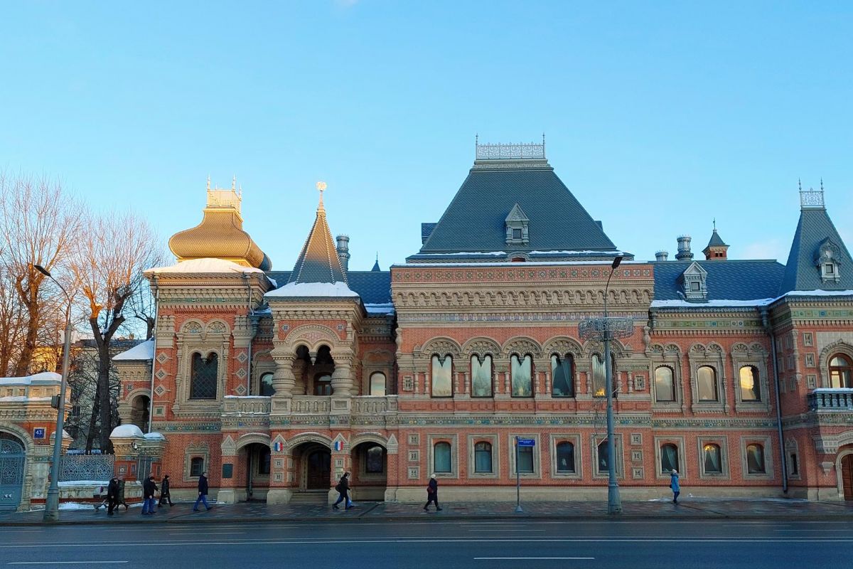 Пешеходная прогулка от Якиманки до Патриаршего моста.