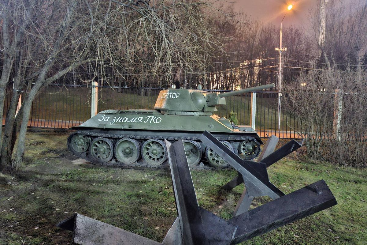Экскурсия в интерактивный музей исторической военной техники «Музей Г.О.Р.А.» (территория парка Победы) Школьники