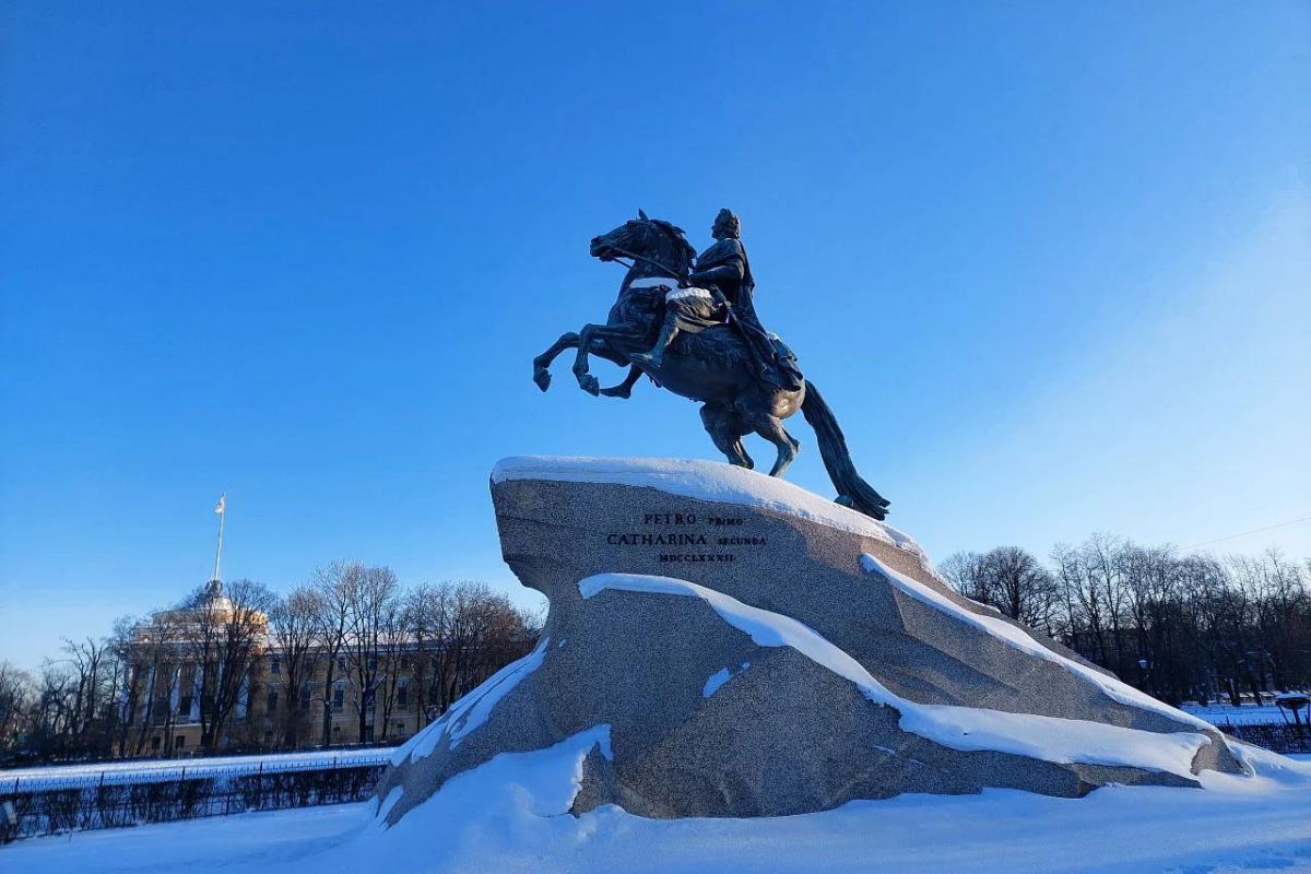 Новогодние праздники в Санкт-Петербурге для школьных групп