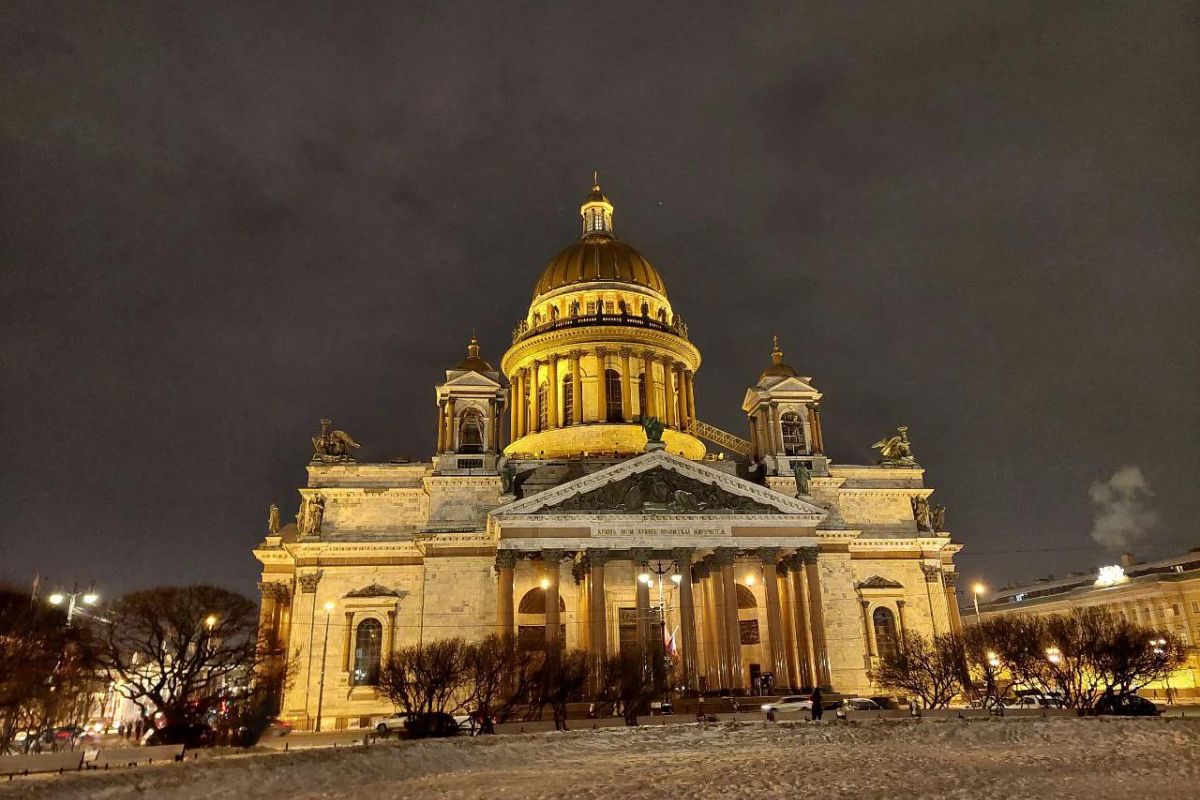 Новогодние праздники в Санкт-Петербурге для школьных групп